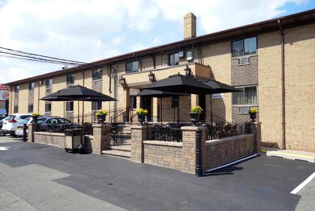 The Holland Hotel